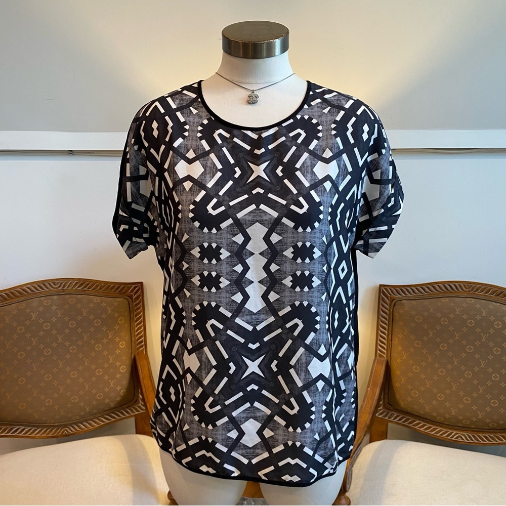 VIDA Geometric Black and White Top, Women's Small